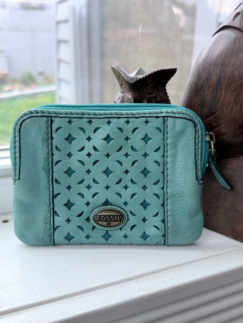Fossil Turquoise Cutout Leather Zip Around card Wallet pouch